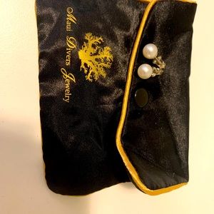Maui Divers Pearl Studs